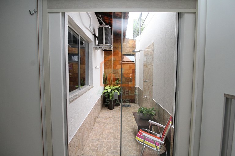 Suíte Guajará / Tripla e privativa com sala e cozinha compar