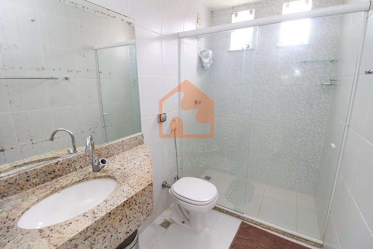 Suíte Guajará / Tripla e privativa com sala e cozinha compar