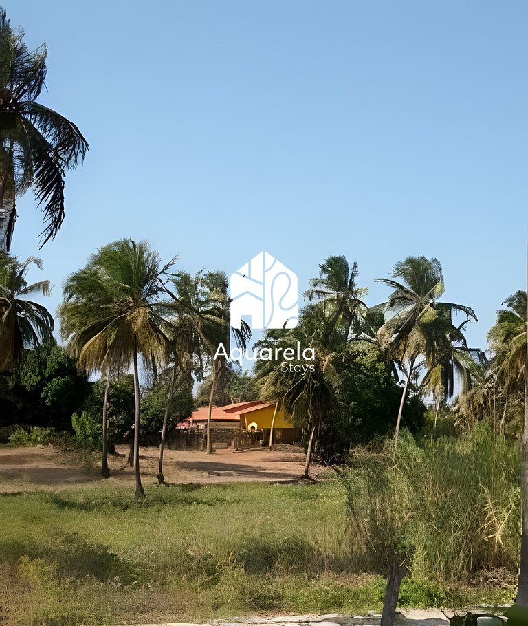 Yellow House in Icaraí de Amontada