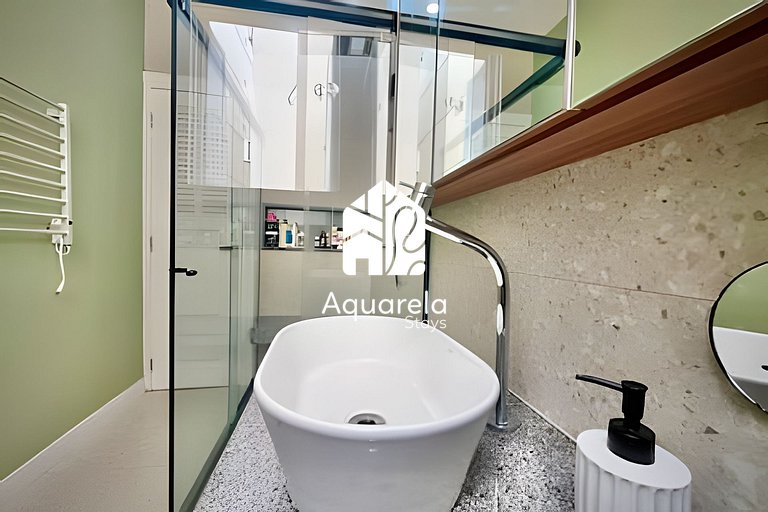 Brisa de Copa | Apto moderno em prédio Art Déco