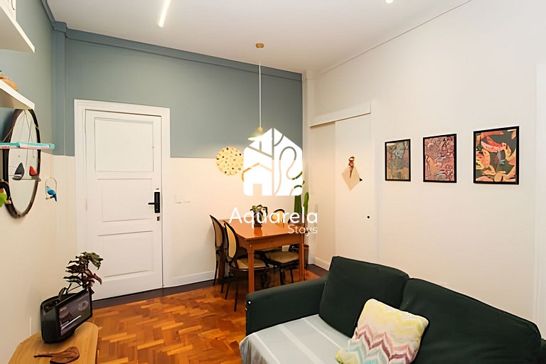 Brisa de Copa | Apto moderno em prédio Art Déco
