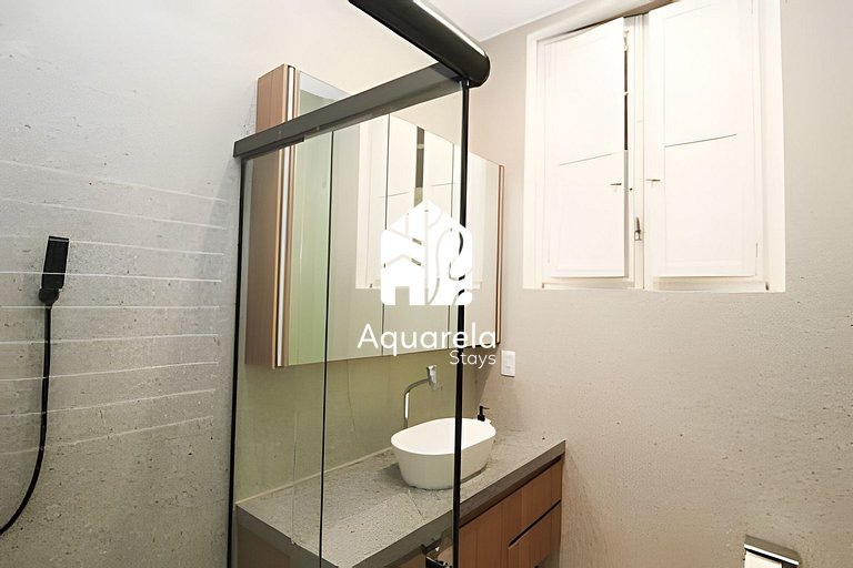 Brisa de Copa | Apto moderno em prédio Art Déco