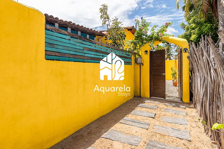 Yellow House in Icaraí de Amontada