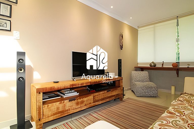 Casa moderna c/ piscina, área de lazer e coworking