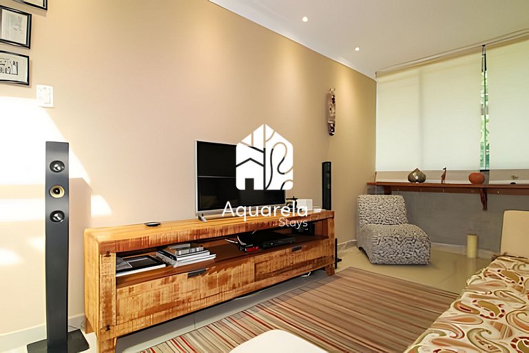 Casa moderna c/ piscina, área de lazer e coworking