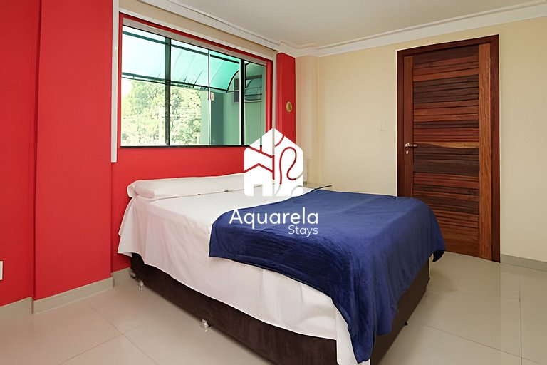 Casa moderna c/ piscina, área de lazer e coworking