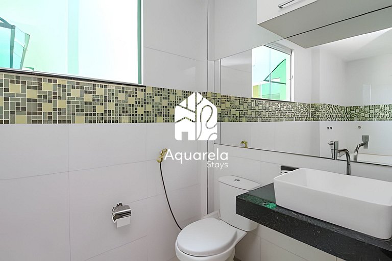 Casa moderna c/ piscina, área de lazer e coworking