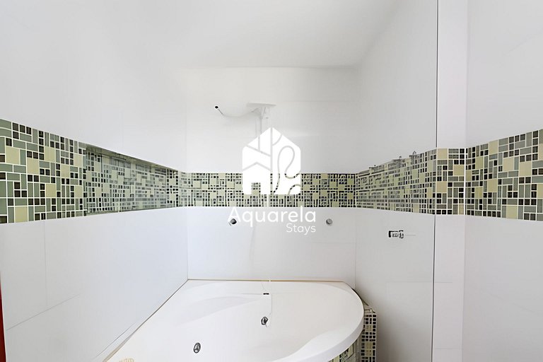 Casa moderna c/ piscina, área de lazer e coworking