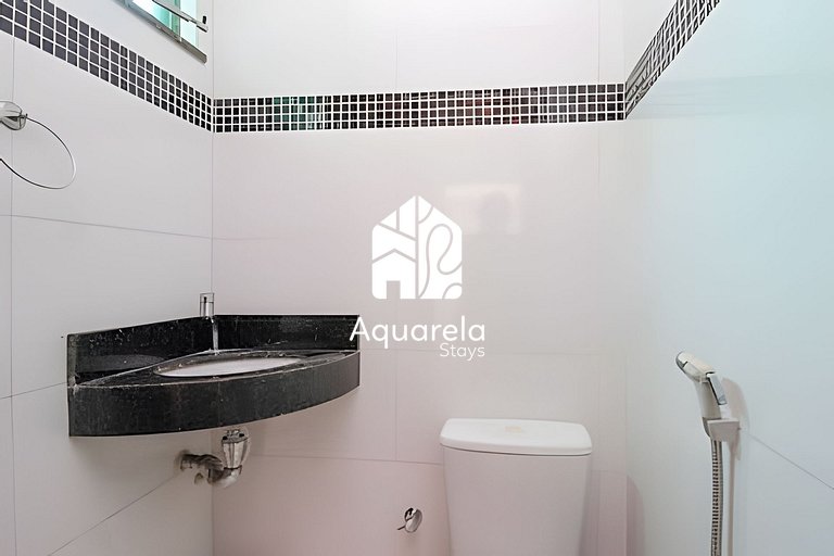 Casa moderna c/ piscina, área de lazer e coworking