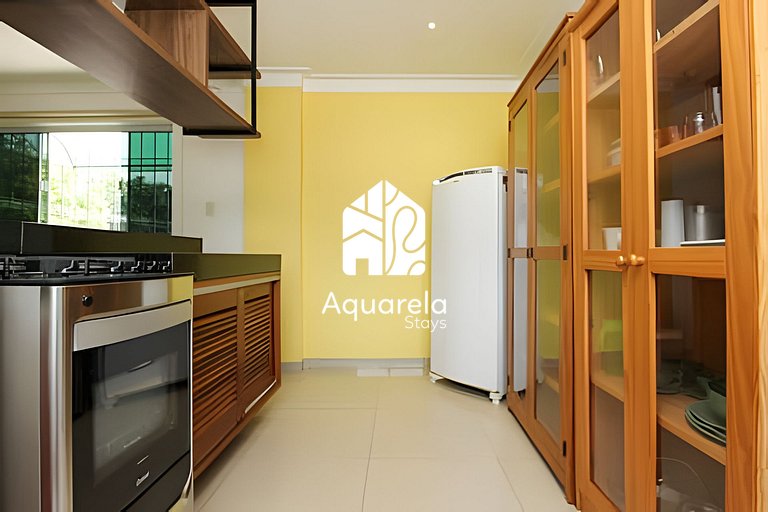 Casa moderna c/ piscina, área de lazer e coworking